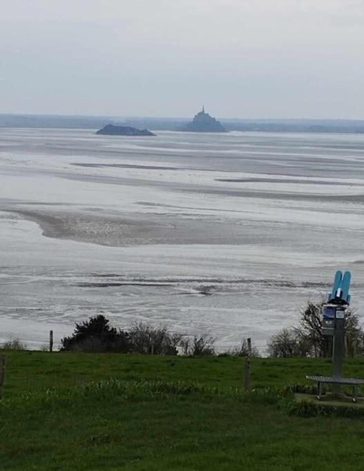 Maison Vue Sur Le Mont Saint Michel Et Sa Baie Champeaux Eksteriør billede