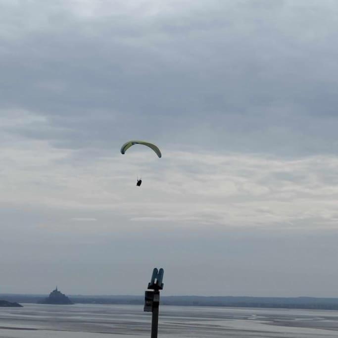 Maison Vue Sur Le Mont Saint Michel Et Sa Baie Champeaux Eksteriør billede